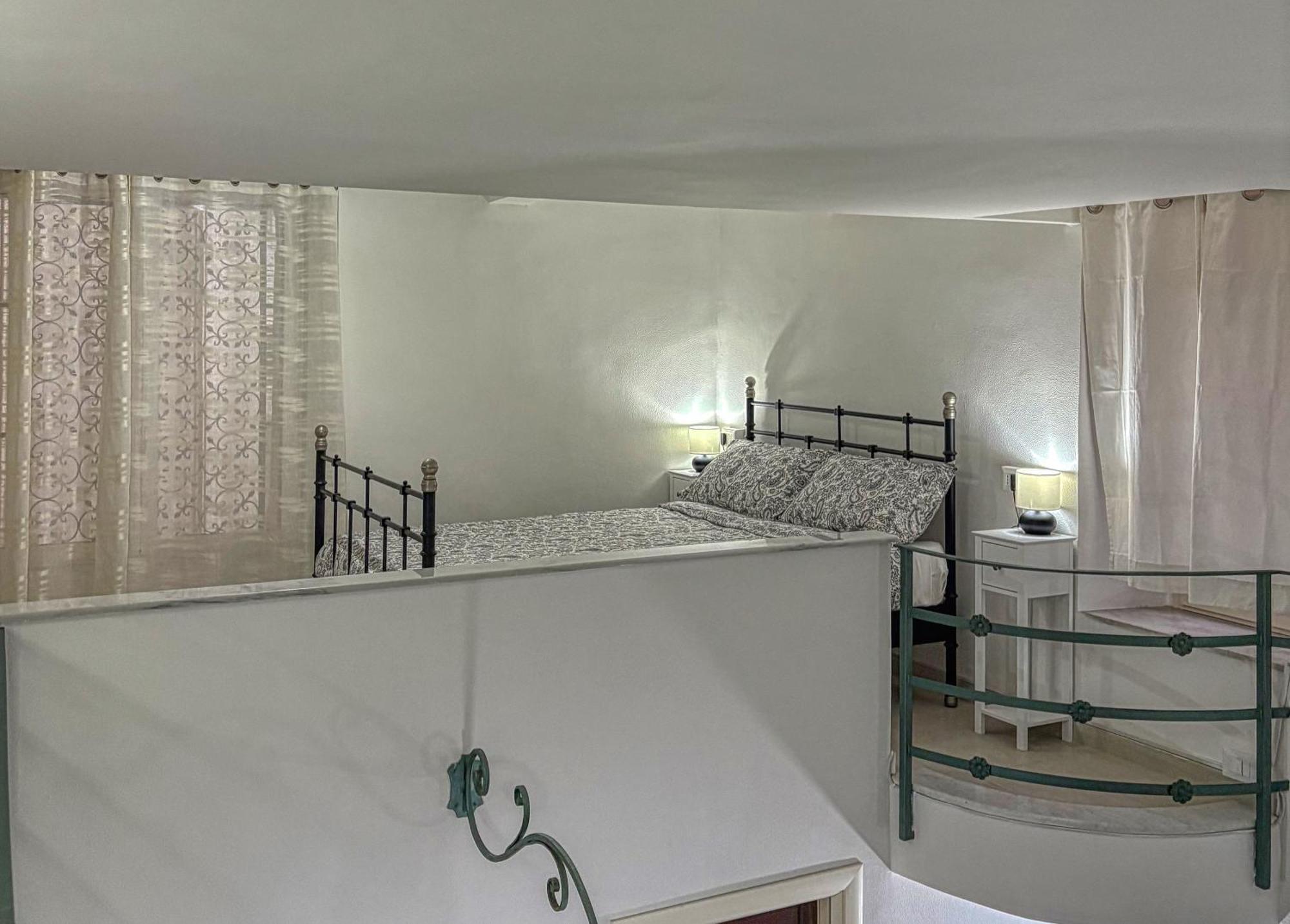 Stella Di San Gregorio Naples